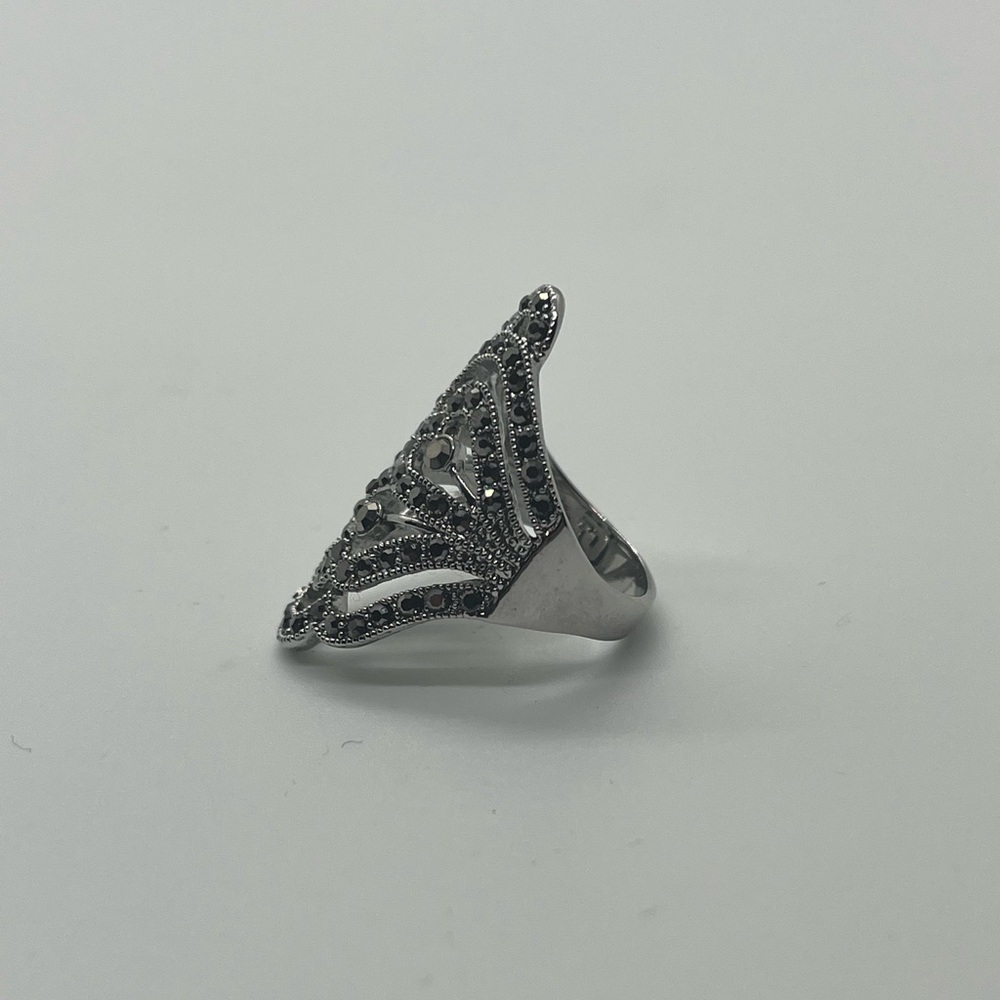 Women’s Statement Ring - Picture 5 of 8